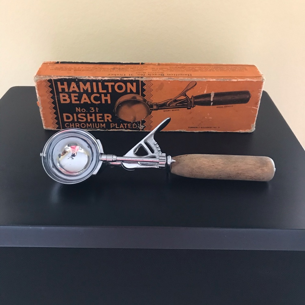 Hamilton Beach No. 31 Chromium Plated Disher/Scoop